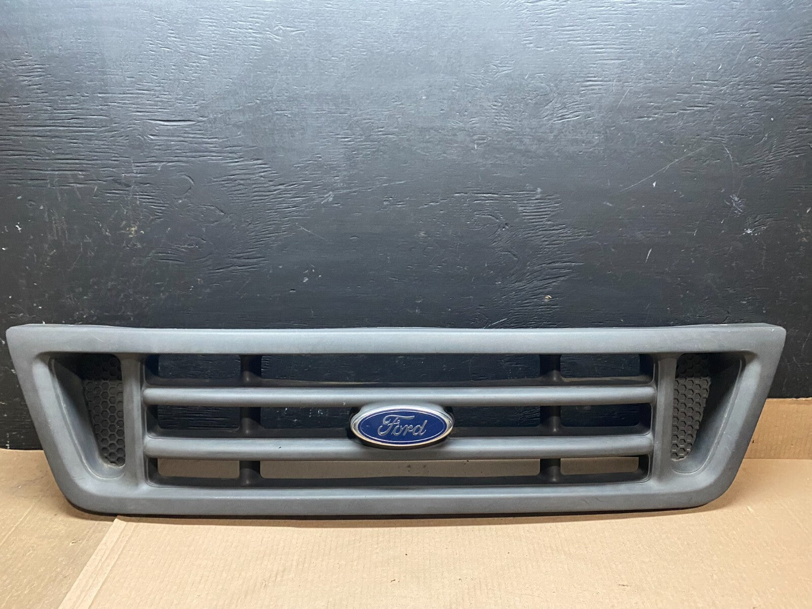 2003 to 2007 Ford Econoline E150 E250 E350 Front Grille Grille E4422 PS0