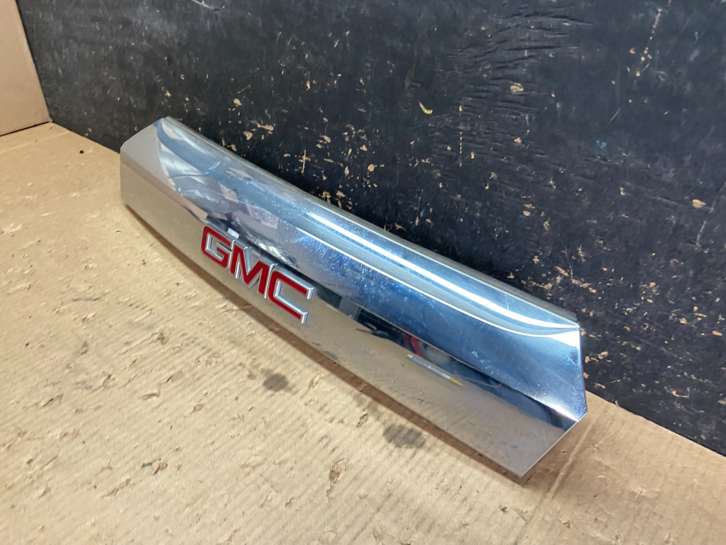 2010-2015 Gmc Terrain Lift Gate Handle Trim Back Up Camera Chrome Panel Z3270 DG2