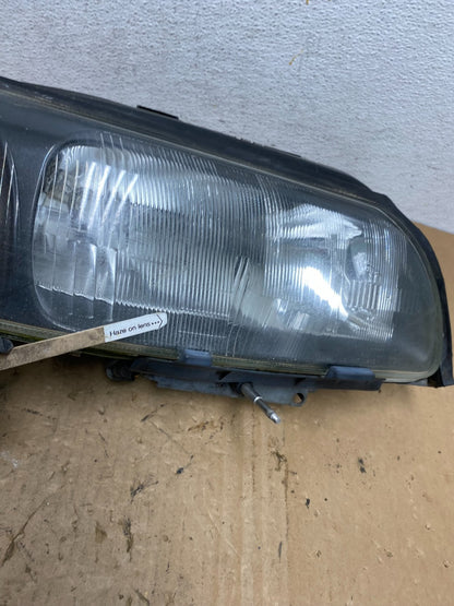 2001 2002 2003 2004 Volvo V70 XC70 Right Passenger Rh Headlight AD3755 DW4