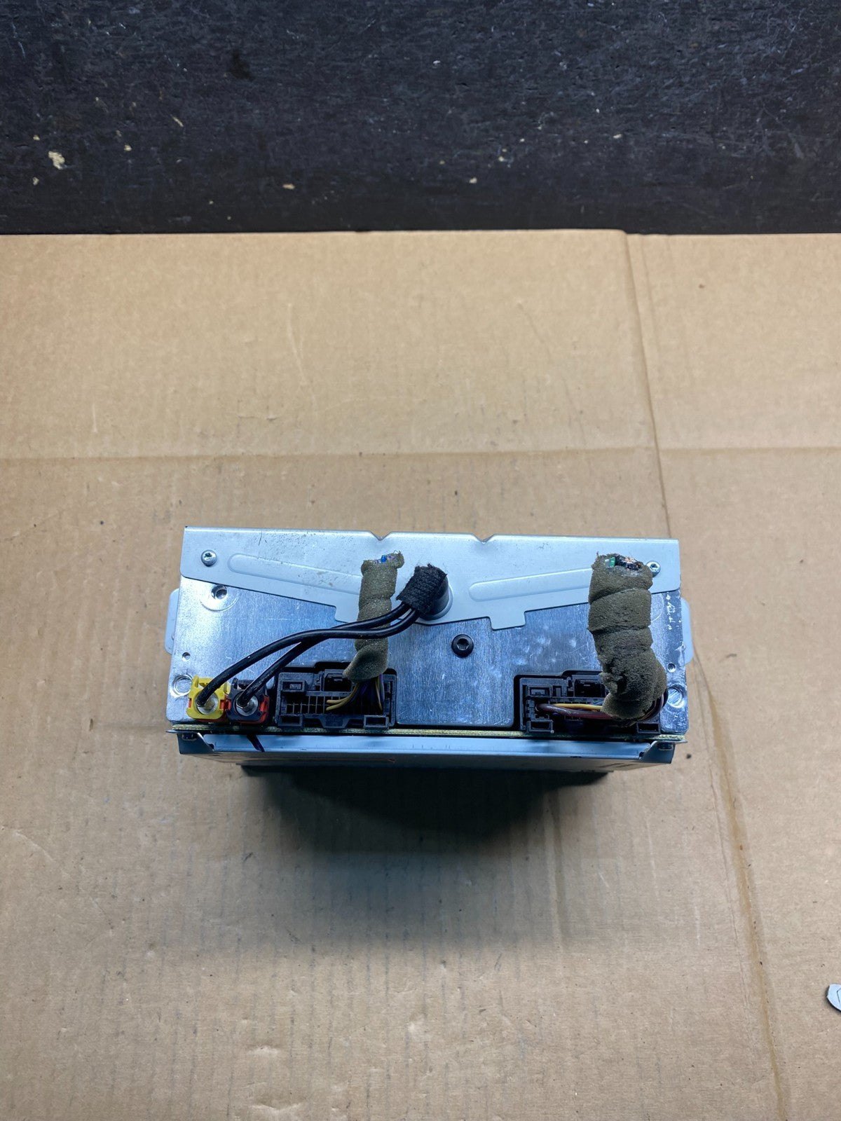 2013 - 2016 Ford C-Max Single CD Player Media AM FM Radio Receiver AI7642 DG5