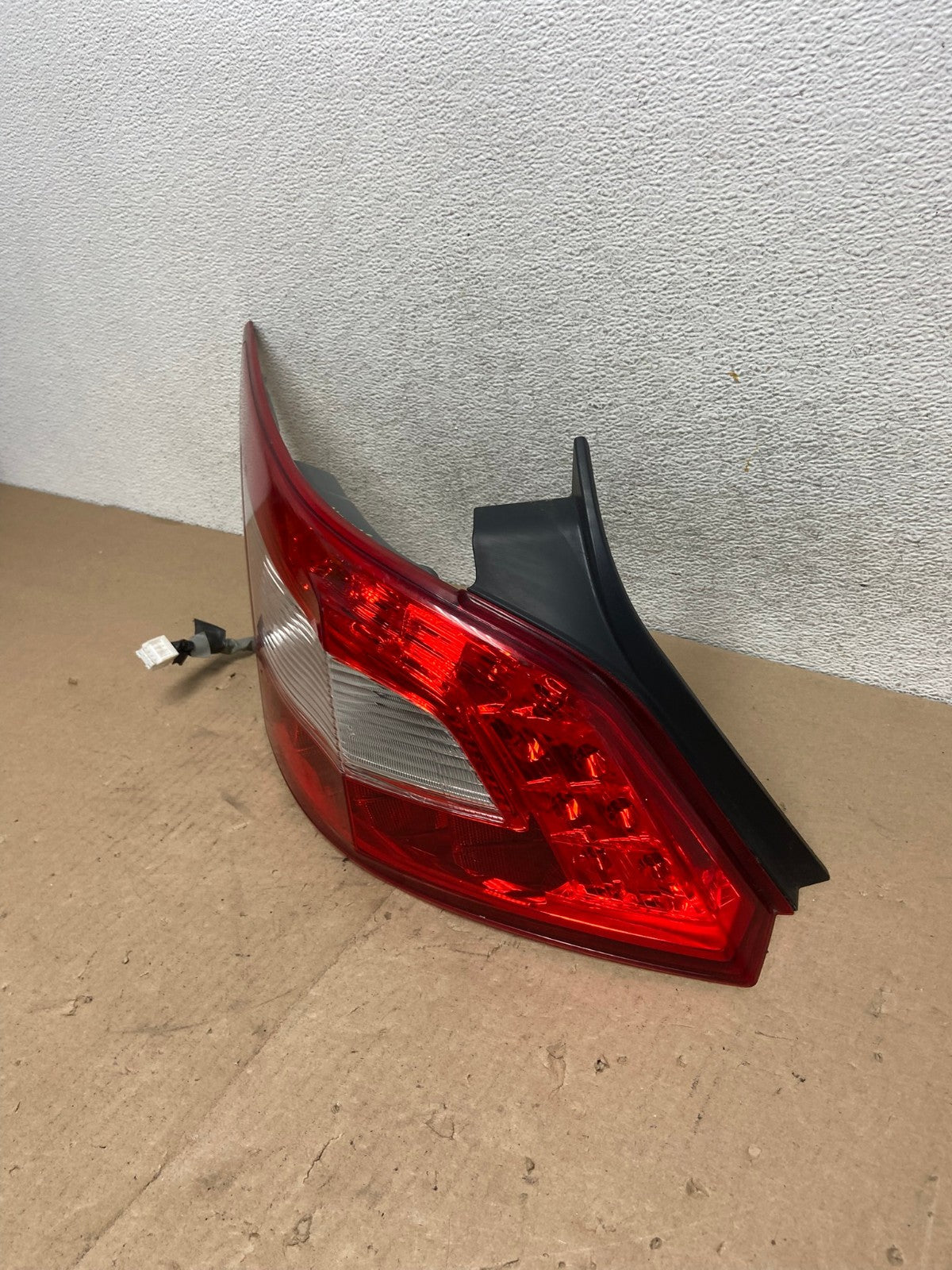 2009 2010 2011 Nissan Maxima Left Driver Lh Side Tail light AG4760 LK1