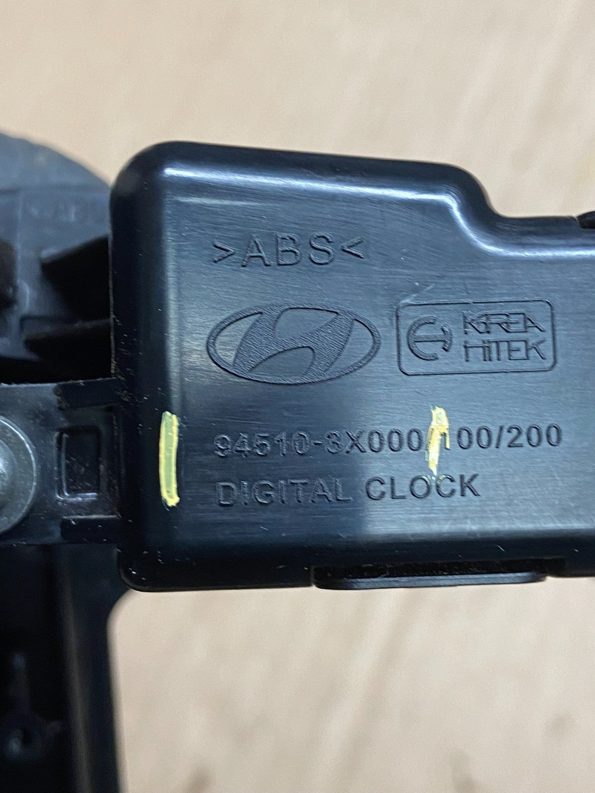 2011-2013 Hyundai Elantra Dash Radio Bezel Clock Display Trim OEM aa4899 DG5