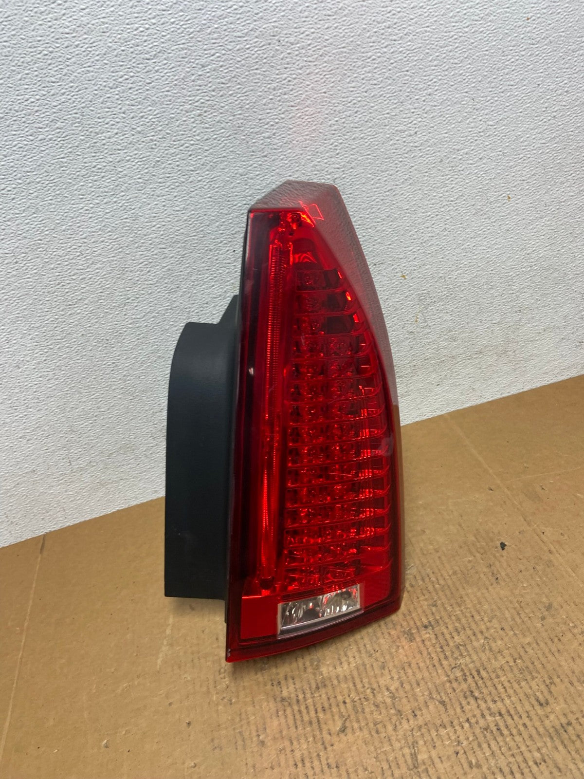 2008 to 2013 Cadillac CTS Right Passenger Side Led Side Tail light AE0657 LK2