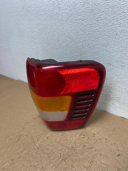 1999-2004 Jeep Grand Cherokee WJ Right Passenger Rh Tail Light AD8155 LK1