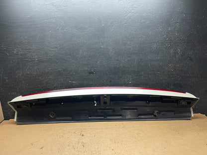 2007 - 2014 Cadillac Escalade Rear Upper Spoiler 3rd Third Brake Light AA2432 DG5