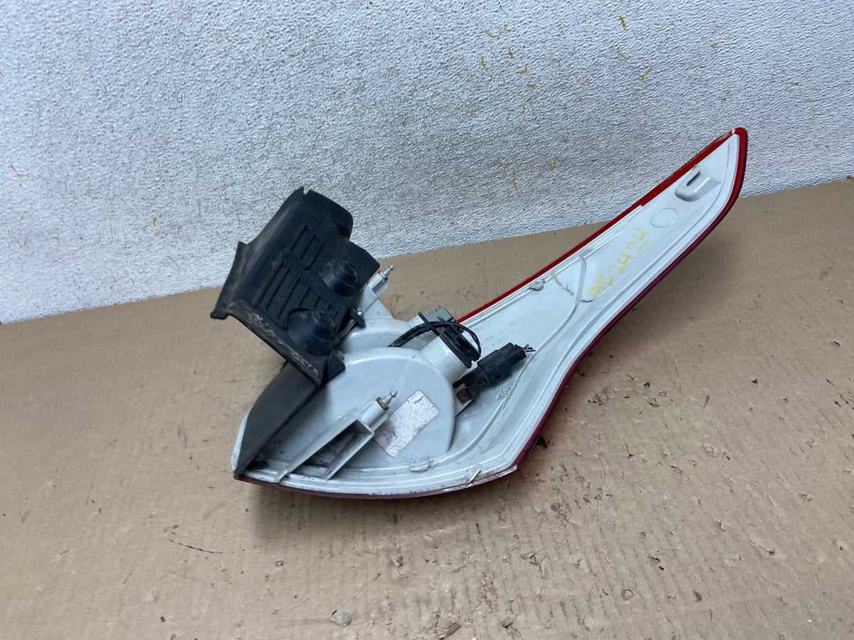 2013 to 2016 Ford Escape Left Driver LH Side Tail Light AI2424 LK6