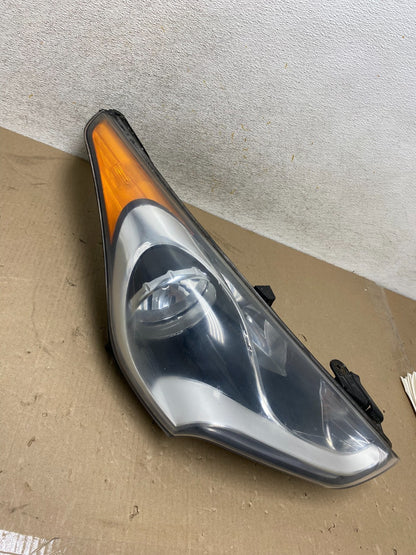 2012 - 2017 Hyundai Veloster Right Passenger RH Halogen Headlight AH6826 DW1