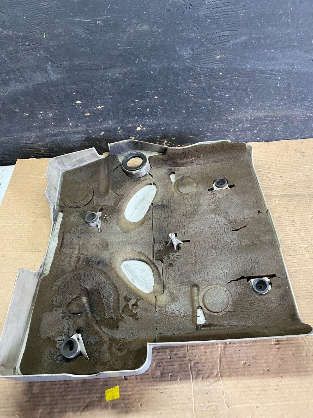 2004 to 2007  Cadillac CTS 3.6L Plastic Engine Cover Shield OEM R5099 DG7