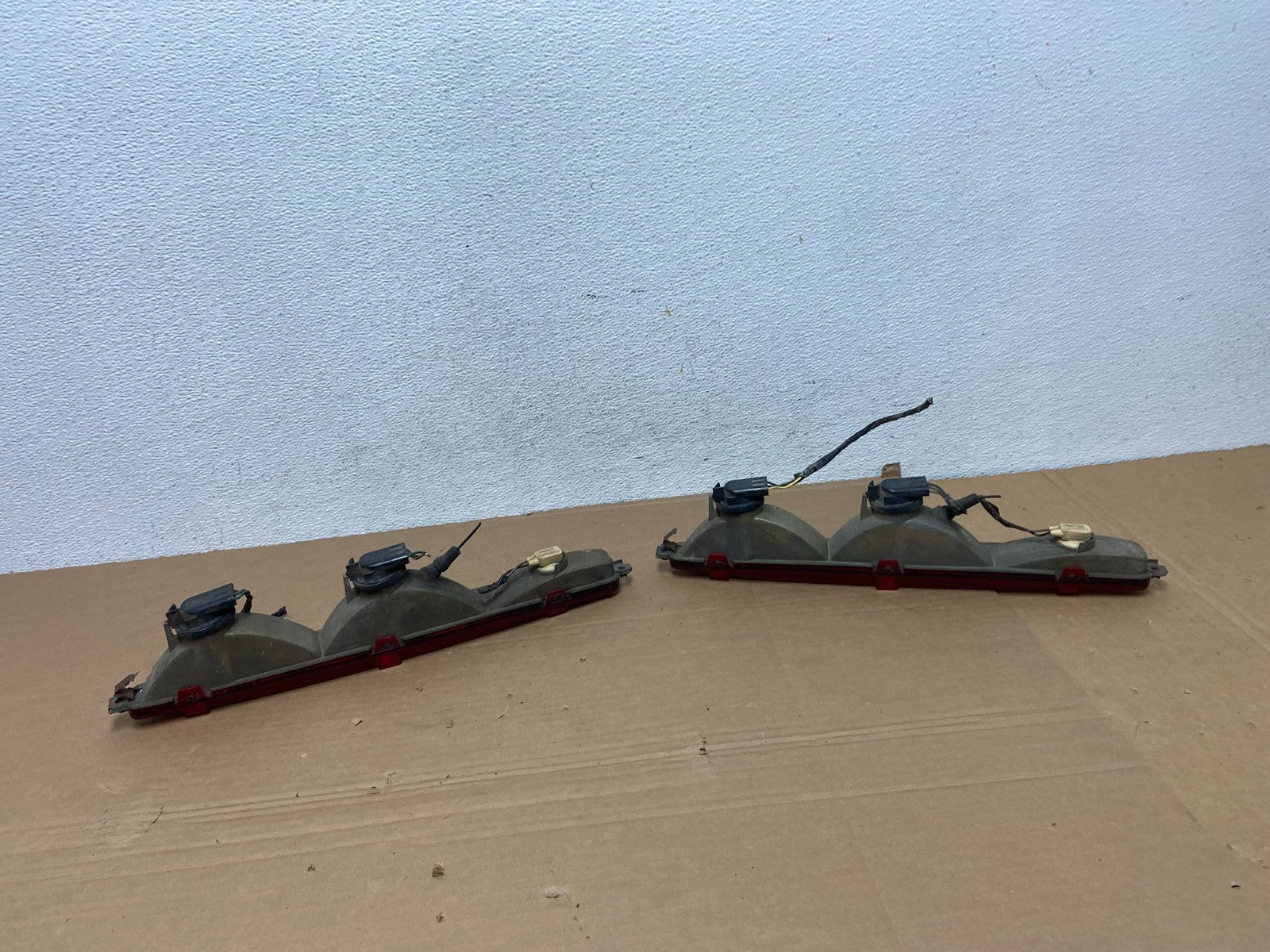1991 to 1993 Cadillac Deville Left+Right Side Tail lights ad4141 DG4
