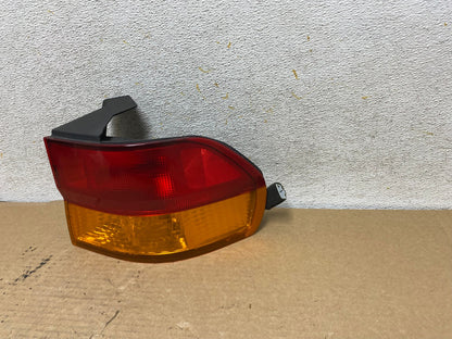 2002 2003 2004 Honda Odyssey Right Passenger Side Tail Light AH7990 LK2