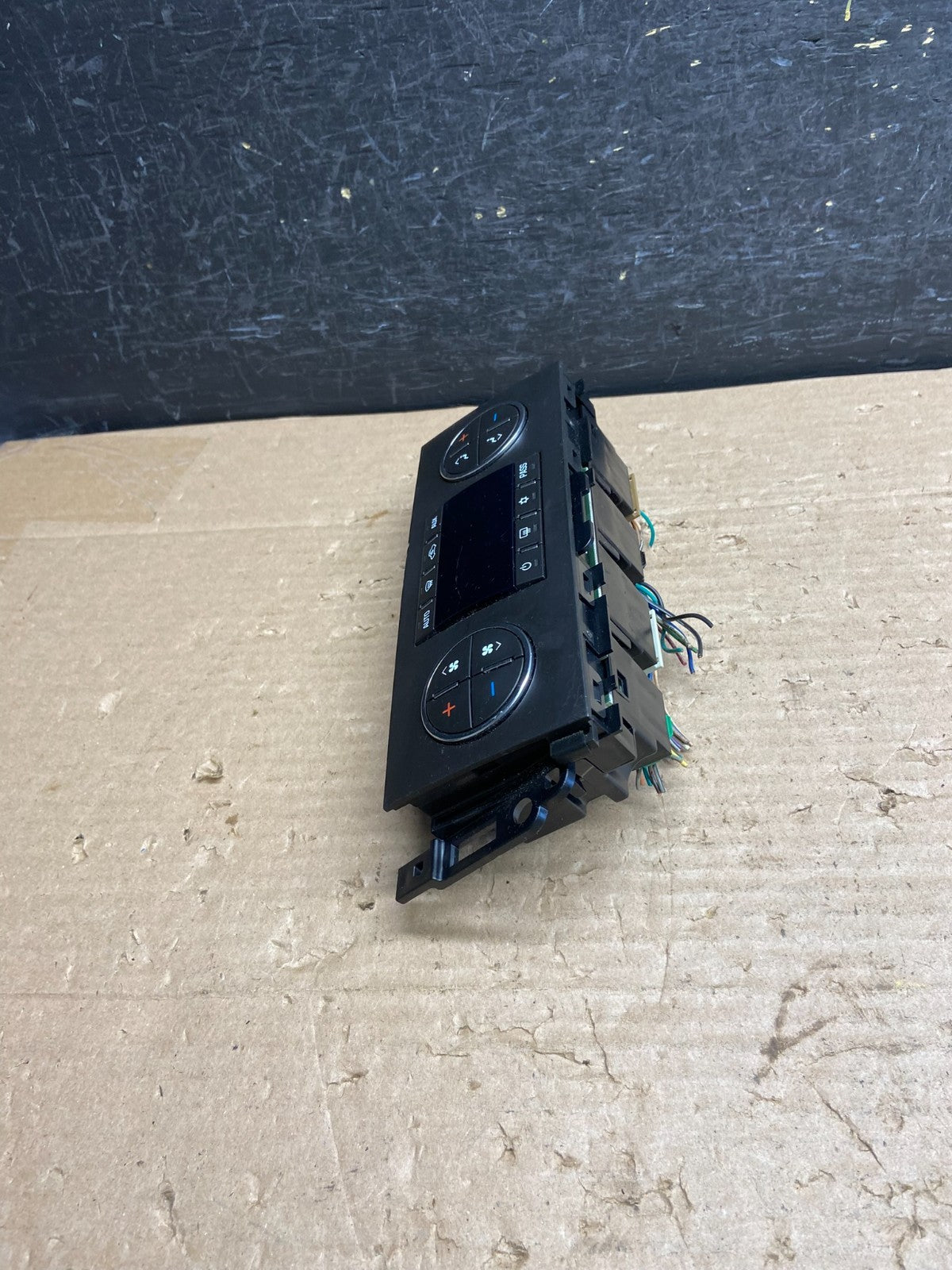2007 to 2009 GMC Yukon Chevrolet Tahoe Climate Control A/C Panel AG8528 DG1