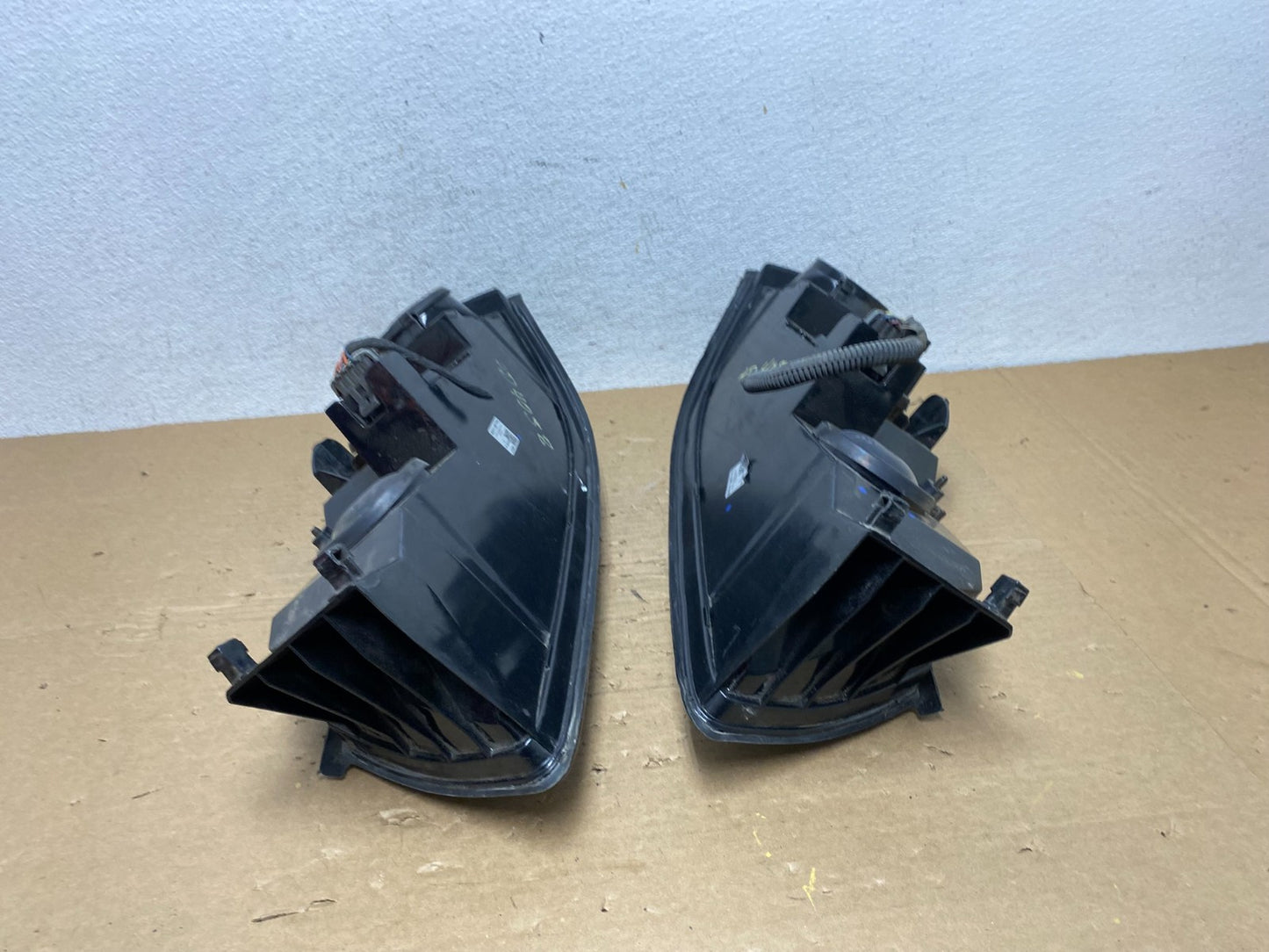 2000 to 2005 Chevrolet Impala Left+Right Set Headlights AD4058 DW8