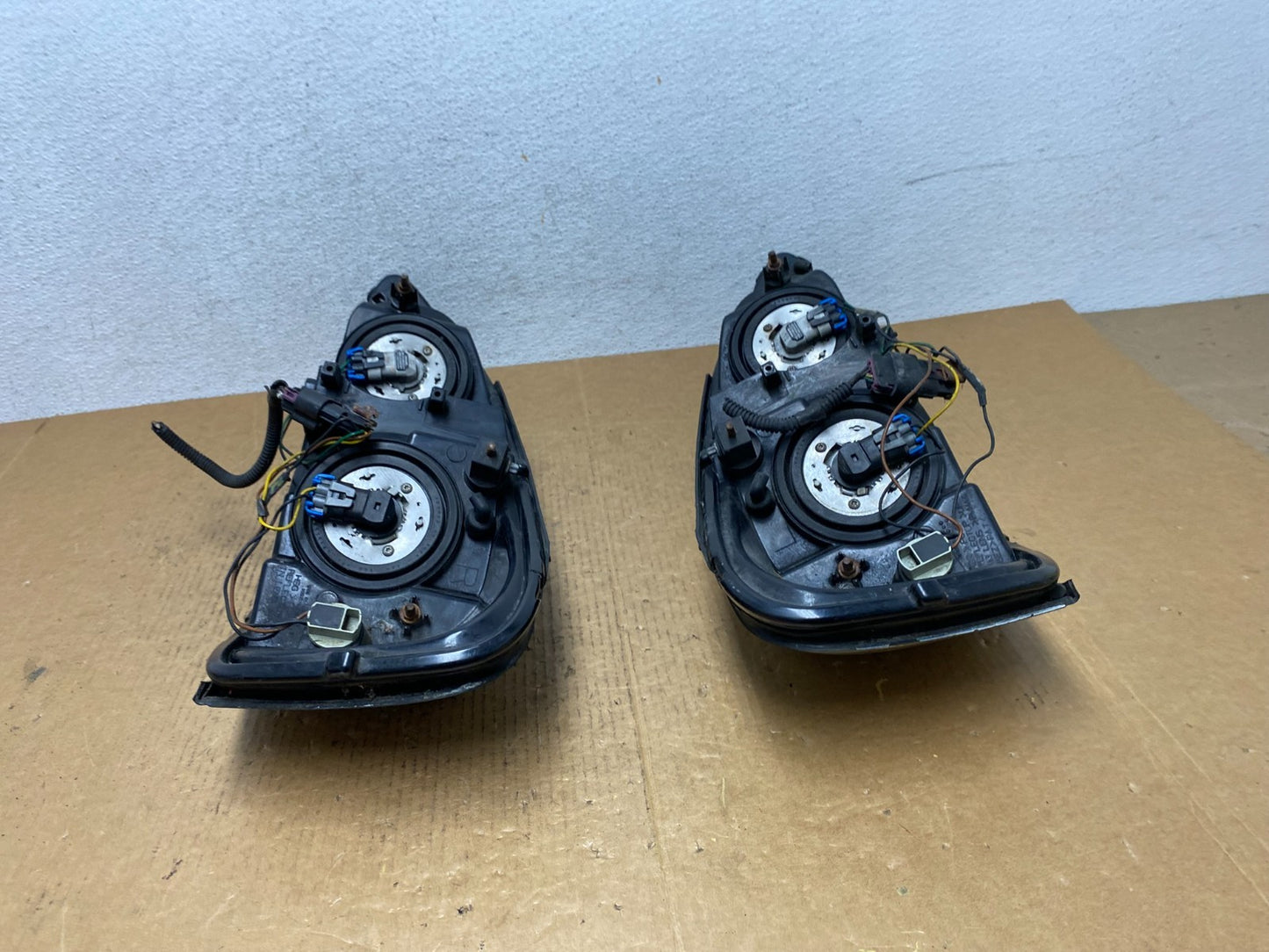 2004 to 2008 Pontiac Grand Prix Left+Right Side Black Headlights AE0311 DW9