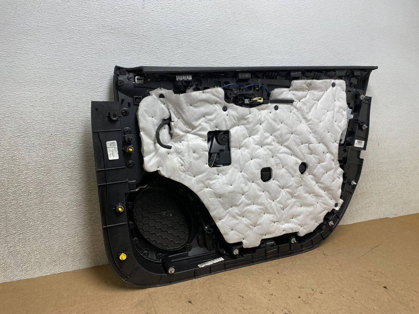 2013 to 2016 Cadillac XTS Left Driver LH Side Front Door Panel Cover w9208 DG8