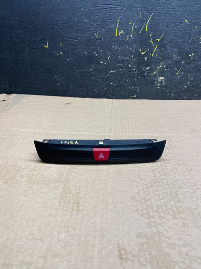 2015 to 2018 Jeep Renegade Center Console Hazard Emergency Light Switch Y8161 DG0