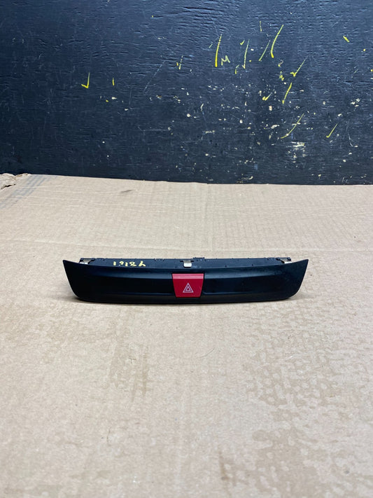 2015 to 2018 Jeep Renegade Center Console Hazard Emergency Light Switch Y8161 DG0