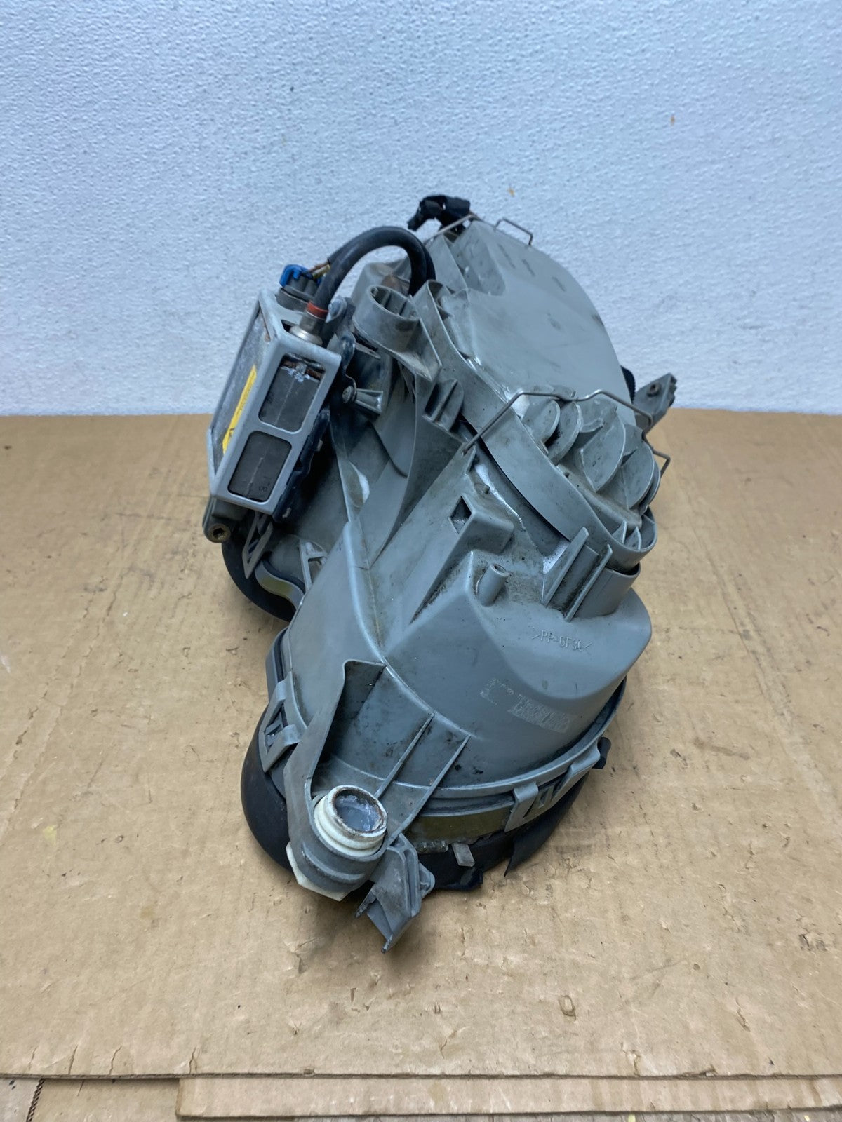 1996-1999 Mercedes E E320 E430 Left Driver LH Xenon Headlight AD1321 DW6