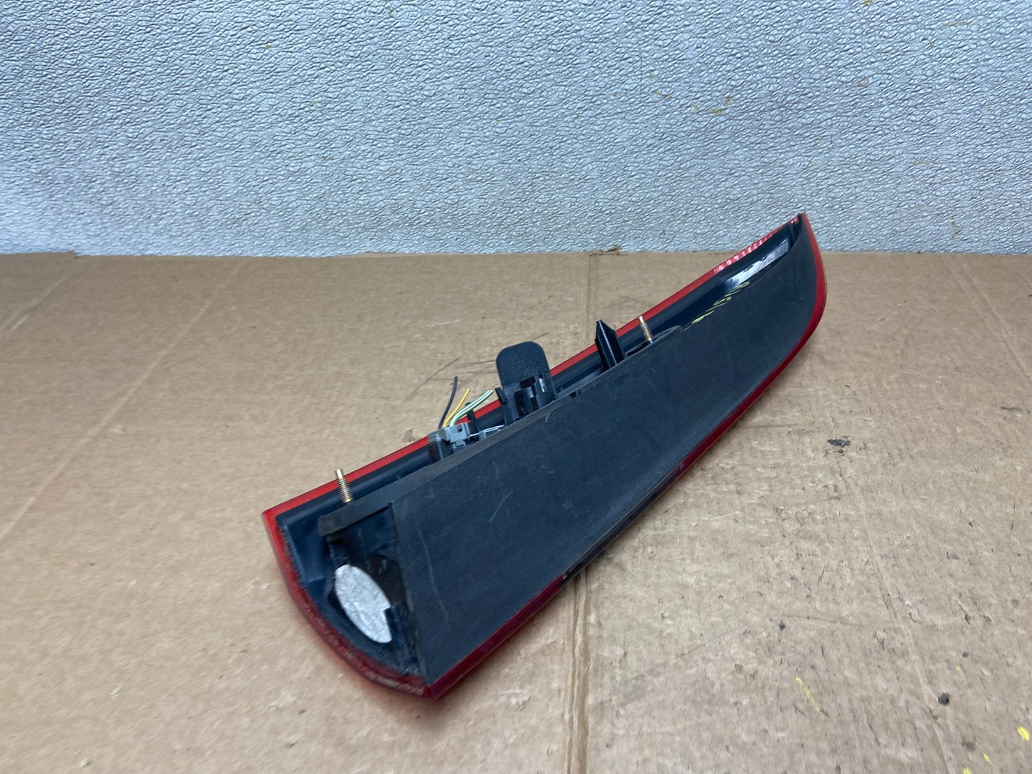 2001-2004 Volvo XC70 V70 Right Passenger RH Side Tail Light Upper Oem AA1518 GD6