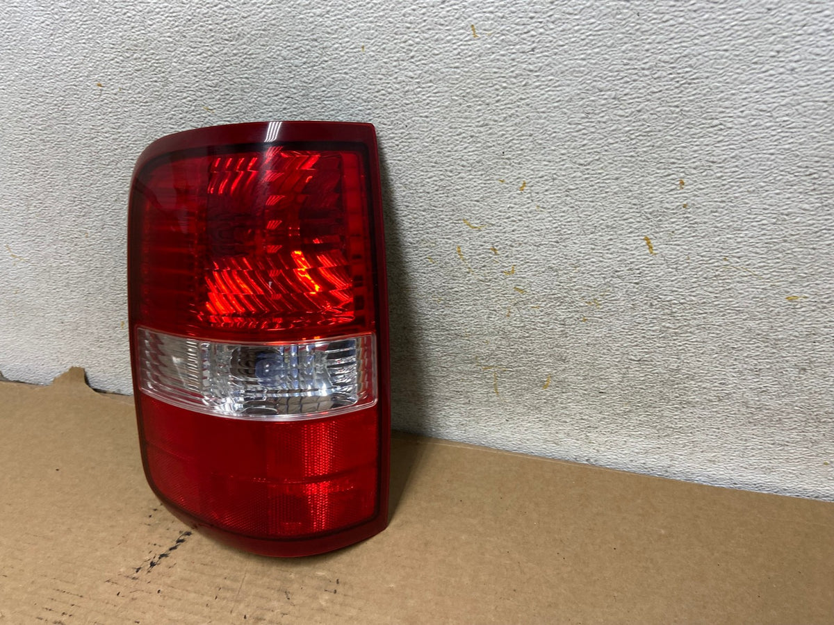 2004 to 2008 Ford F150 F-150 Left Driver LH Side Tail Light AH7817 LK2