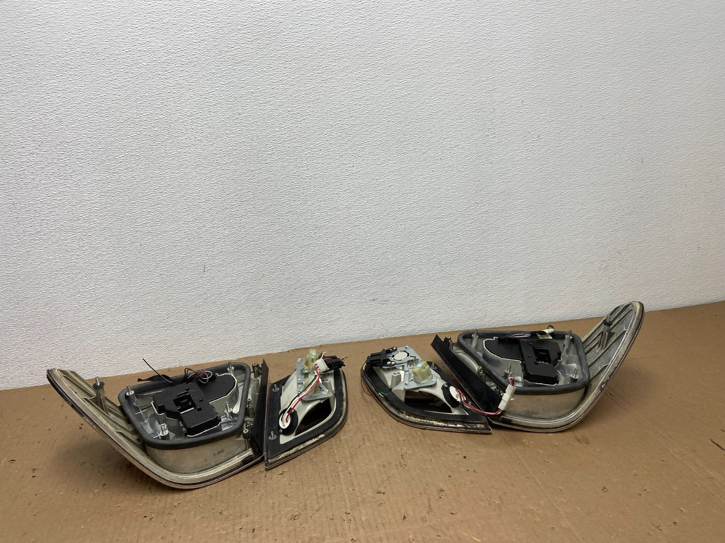 1998 - 2003 Mercedes Benz W208 CLK Left+Right Side Tail Lights + Inner AB6678 DW3