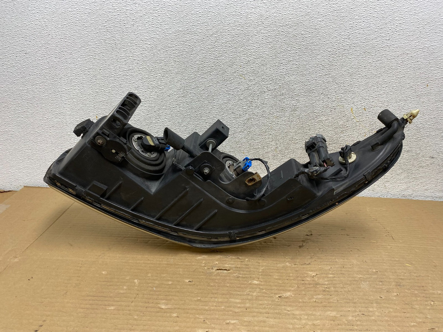2000 to 2005 Buick Lesabre Headlight Left Driver Lh Side Halogen AH0569 DW6