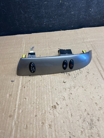 2004 to 2010 Toyota Sienna Left Side Climate Switches Bezel Trim AE1766 DG2