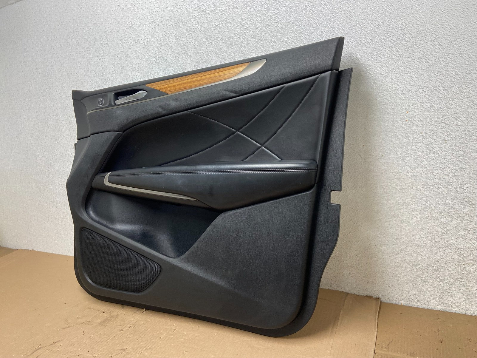 2015 to 2019 Lincoln MKC Front Right Passenger RH Side Trim Door Panel ae8779 DG1