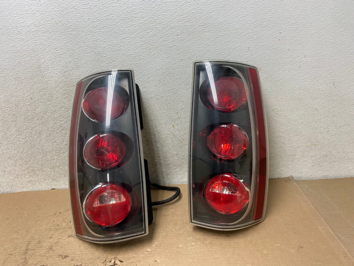 2007-2014 GMC Yukon Denali Left + Right SET Tail Lights Light AI1051 LK0