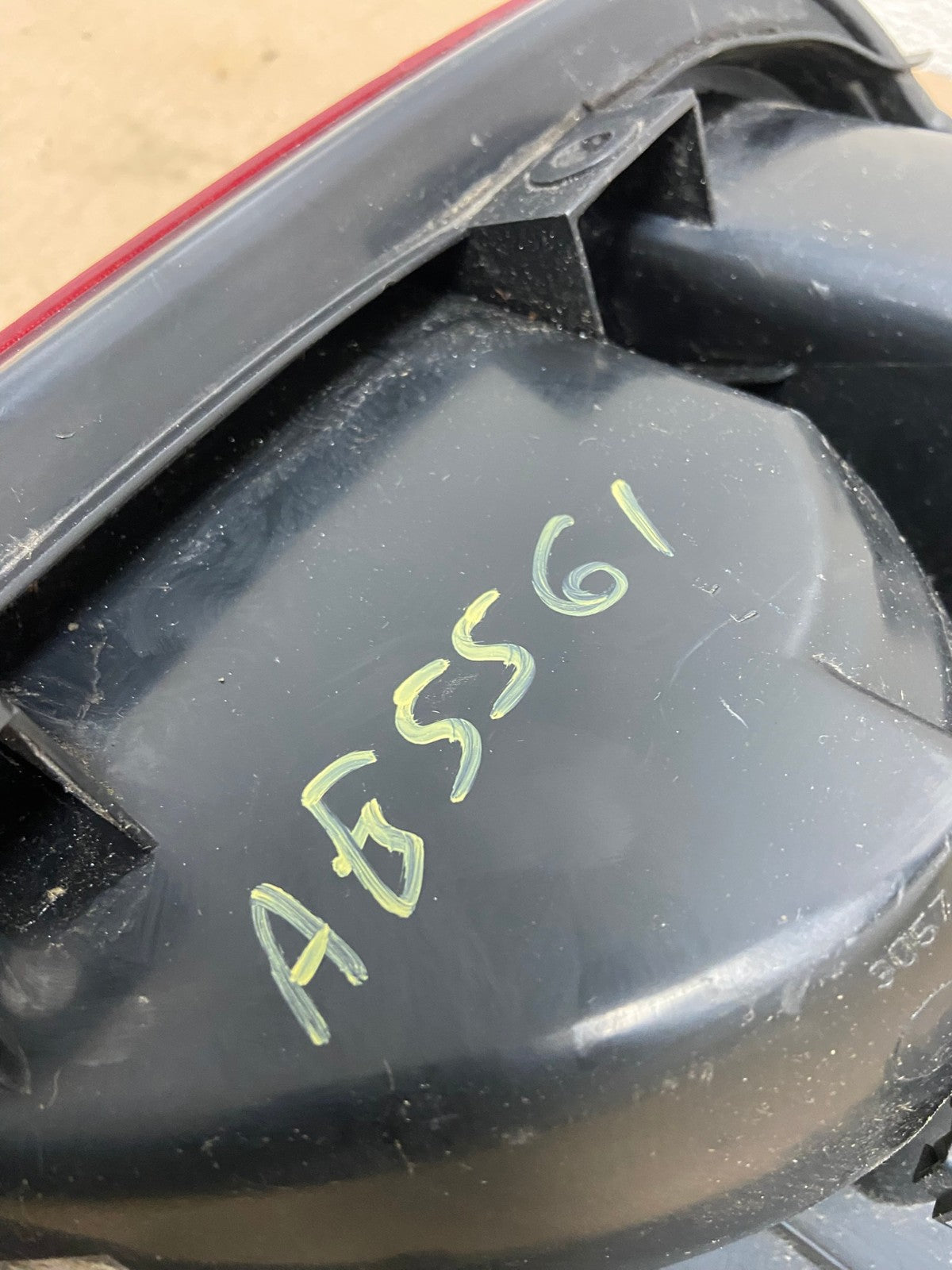2004 to 2007 Dodge Grand Caravan Left Driver Lh Tail Light AG5561 LK6