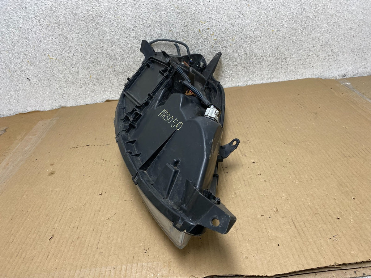 2006 to 2010 Toyota Sienna Left Driver Lh Side Headlight Halogen AH3050 DW10