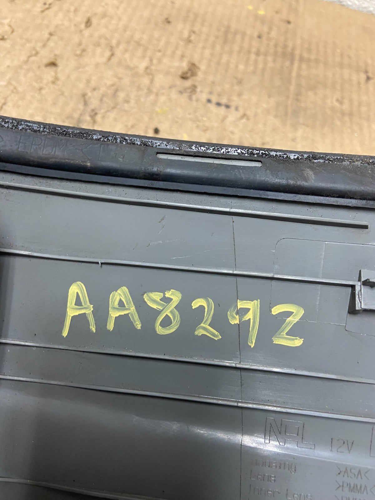 2006 to 2010 Toyota Sienna Left Driver LH Side Tail Light AA8292 LK6