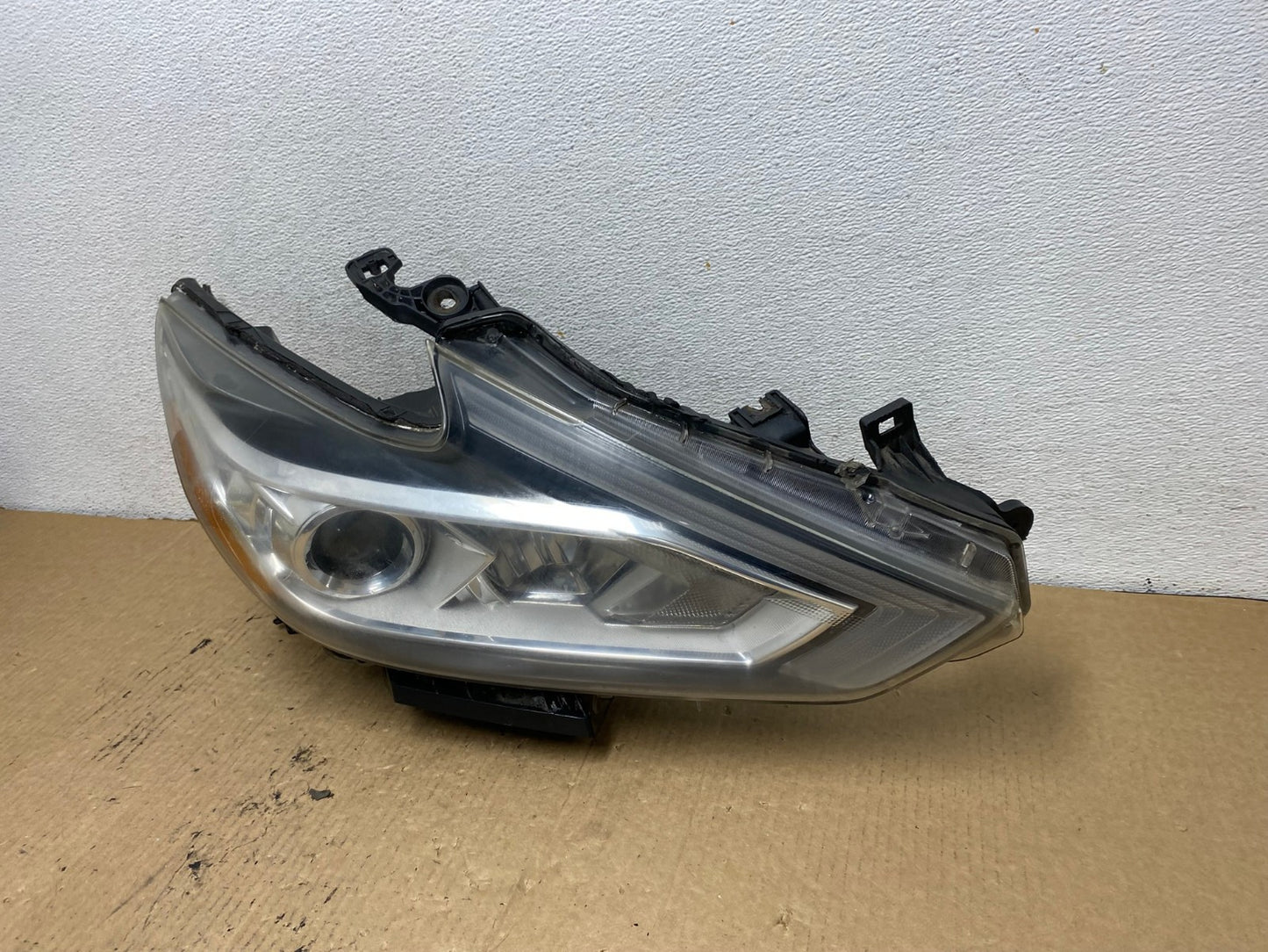 2016 - 2018 Nissan Altima Right Passenger RH Halogen Headlight AG2120 LK1