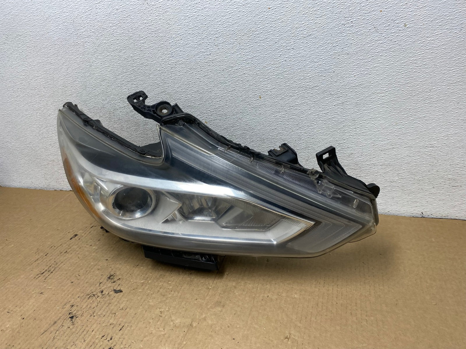 2016 - 2018 Nissan Altima Right Passenger RH Halogen Headlight AG2120 LK1