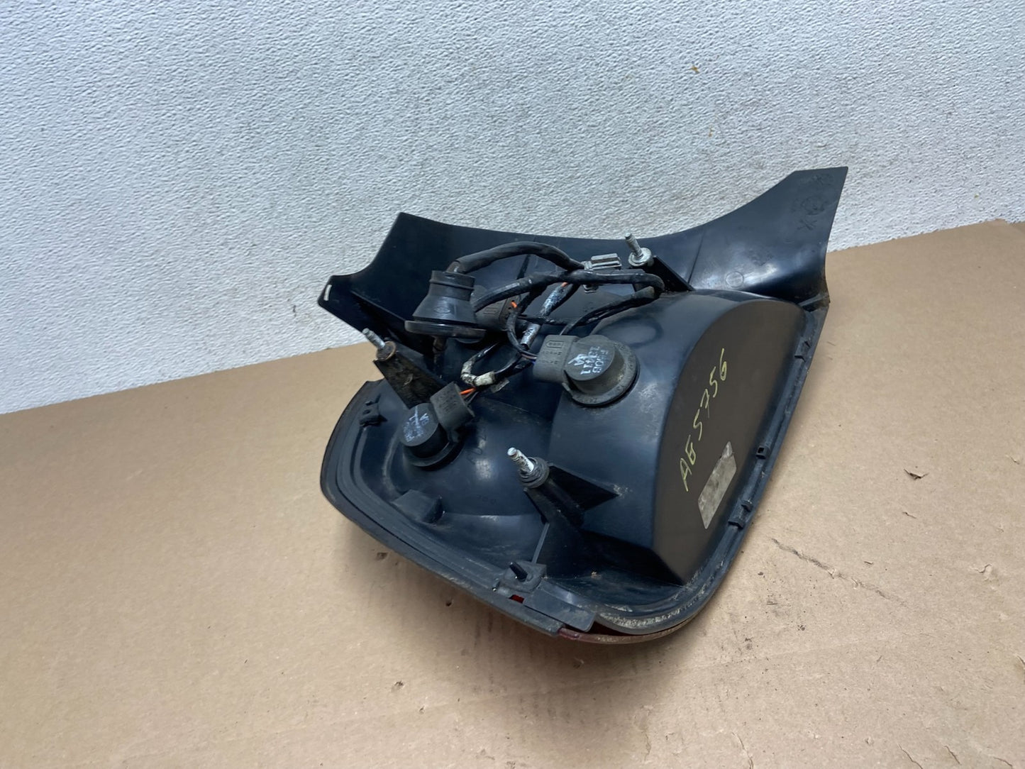 1998 to 2002 Mercury Grand Marquis Right Passenger Rh Side Tail Light AG5756 DW6