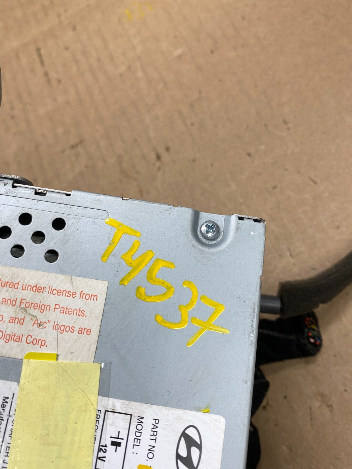 2012-2013 Hyundai Azera Am Fm Cd Player Radio Receiver Oem  T4537 DG6