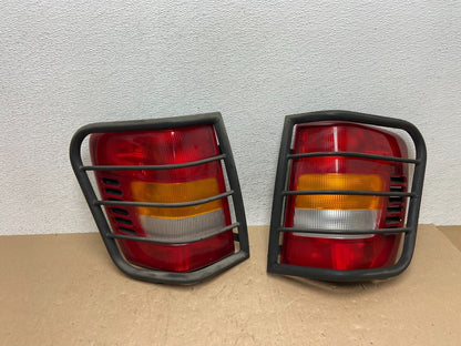 1999 - 2004 Jeep Grand Cherokee WJ Left+Right Side Set Tail Lights AE6785 DW0