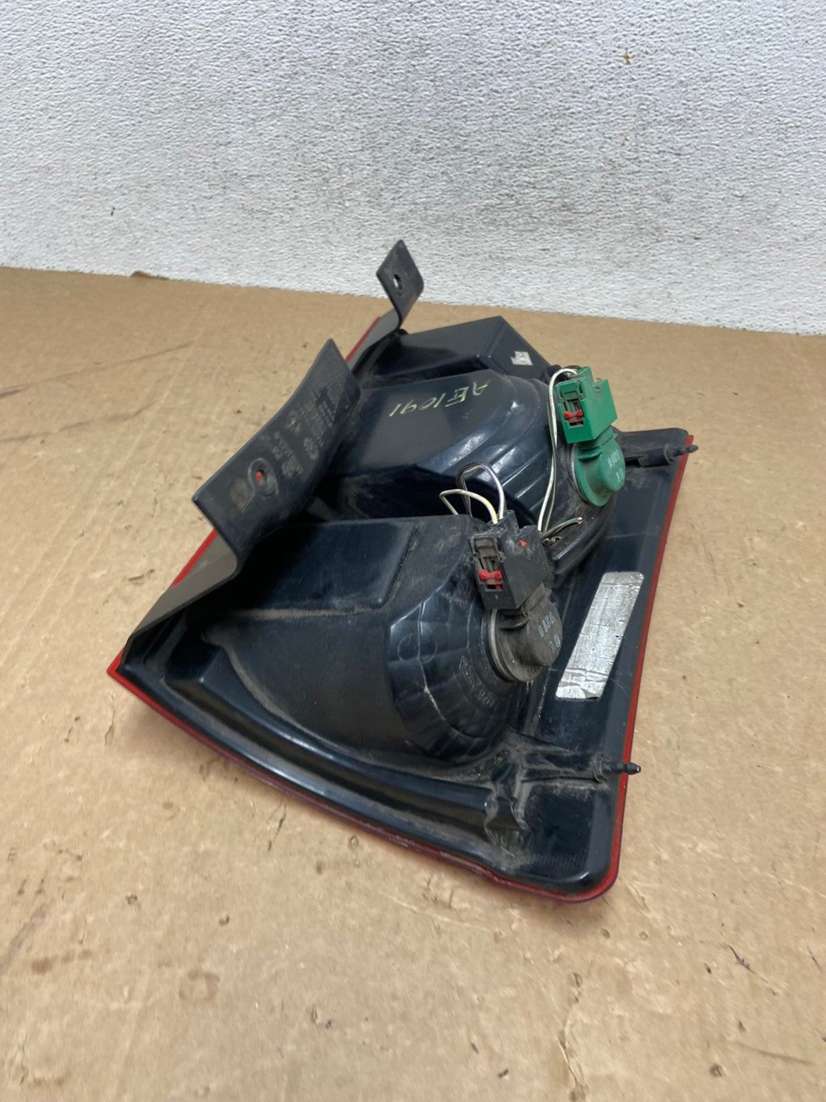 2008 - 2010 Chrysler Town And Country Right Passenger Tail Light AG1091 LK7