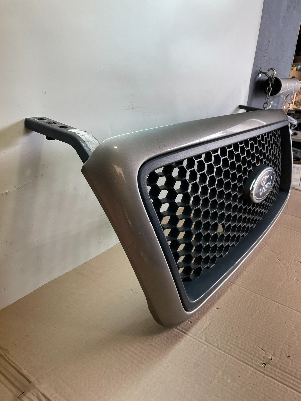 2004 to 2008 Ford F150 F-150 Front Upper Grill Grille ah6456 DG2
