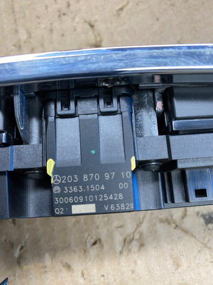 2005 - 2007 Mercedes C230 C240 Center Console Switch Control Unit AC6740 DG5