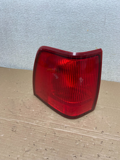 2003 to 2006 Lincoln Navigator Left Driver LH Side Tail Light OEM AB1425 LK0