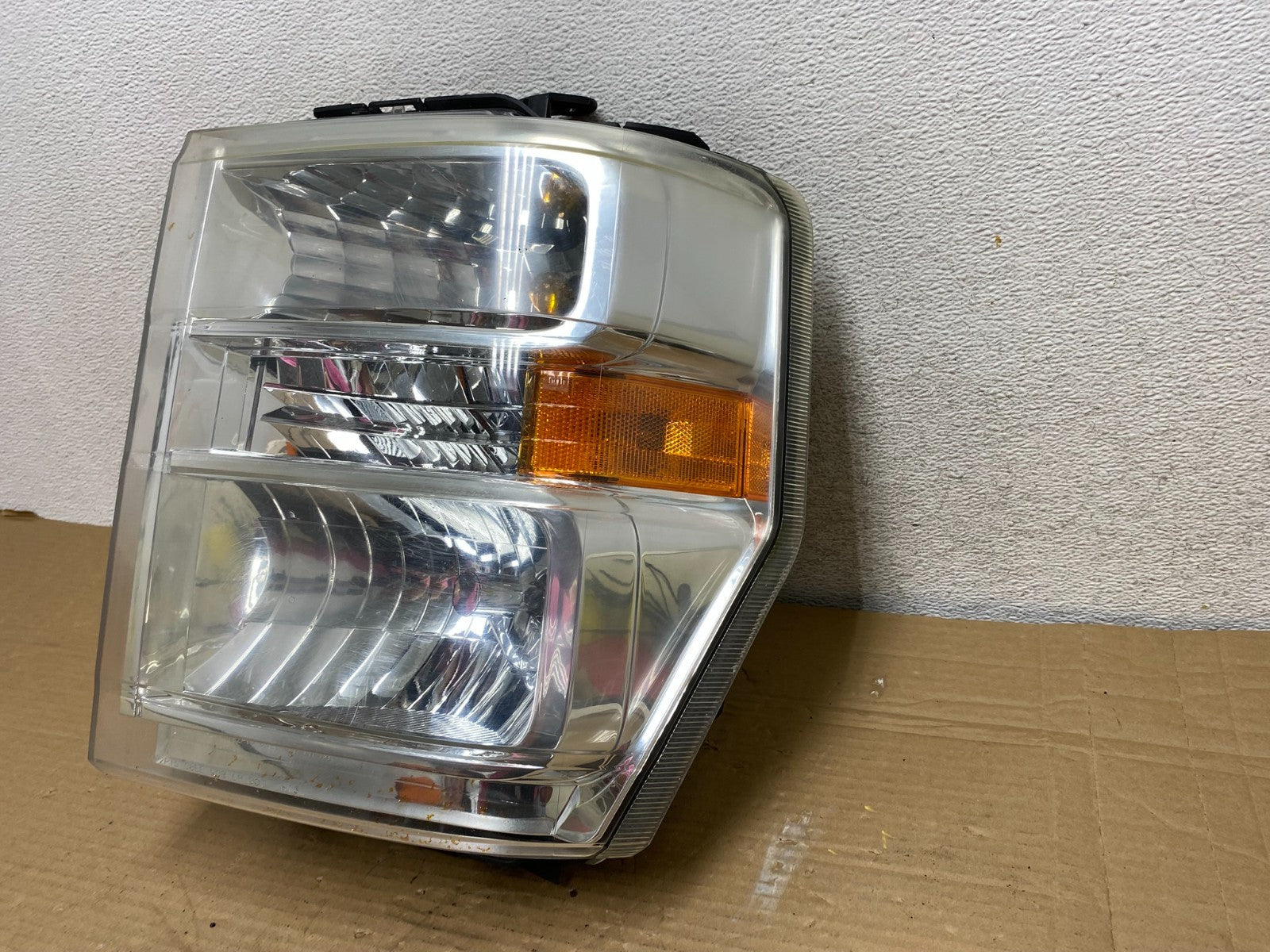 2008-2014 Ford Econoline E150 E250 E350 Left Driver LH Headlight AG8987 DW2