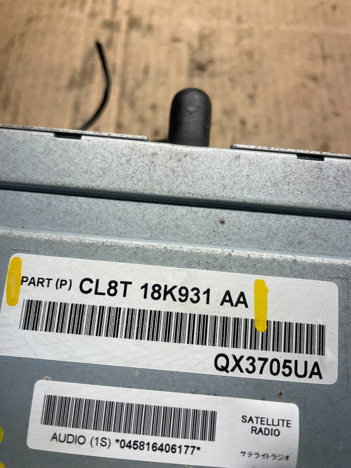 2011 to 2012 Ford Escape Radio Info Navigation Display Screen t7501 DG6
