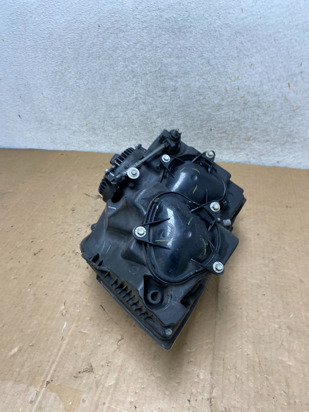 2008 to 2014 Cadillac CTS Left Driver LH Side Xenon Headlight AI9143 DW10