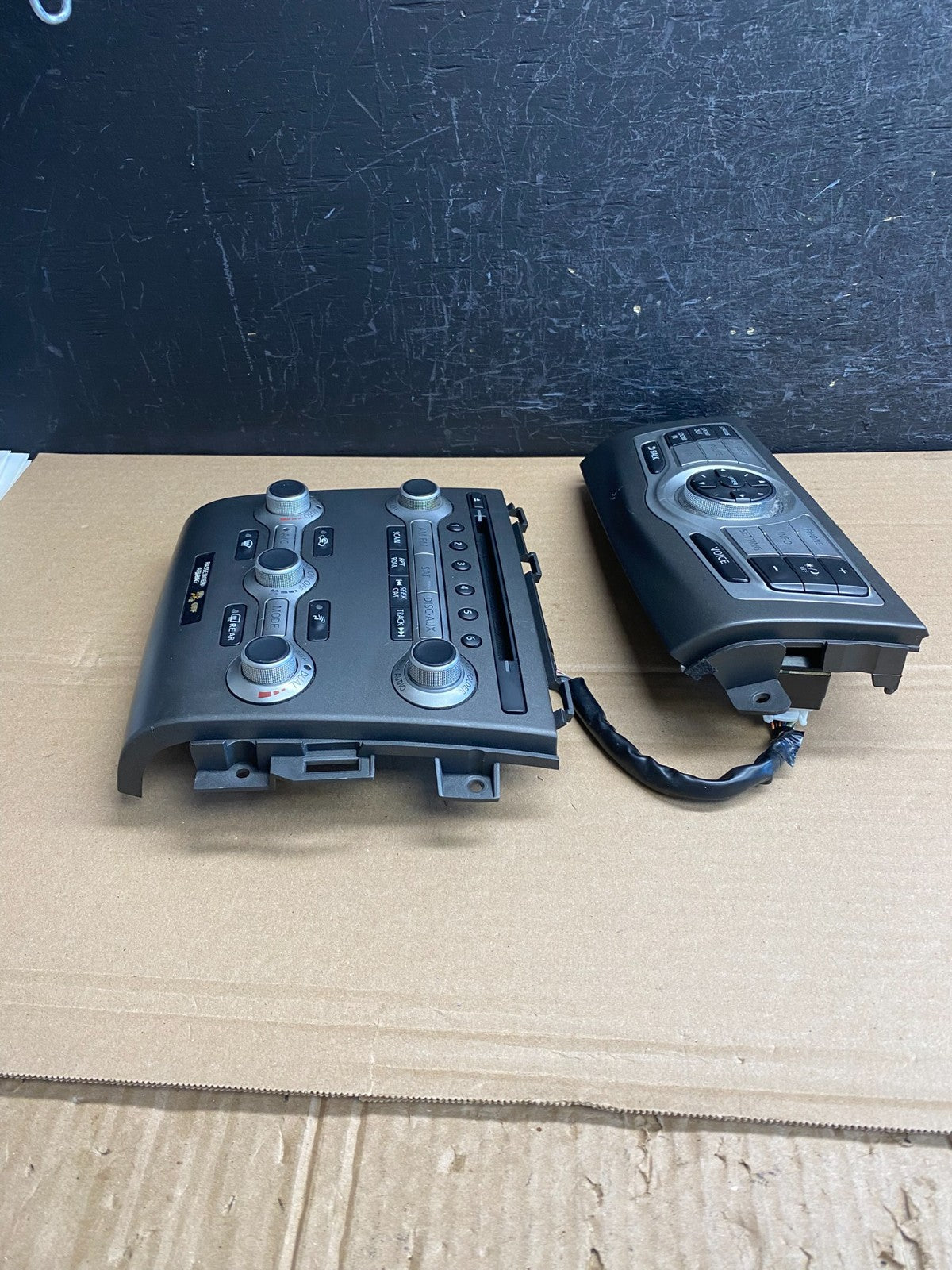 2009 - 2010 Nissan Murano AM FM Radio CD Climate Control Panel AF6539 DG2
