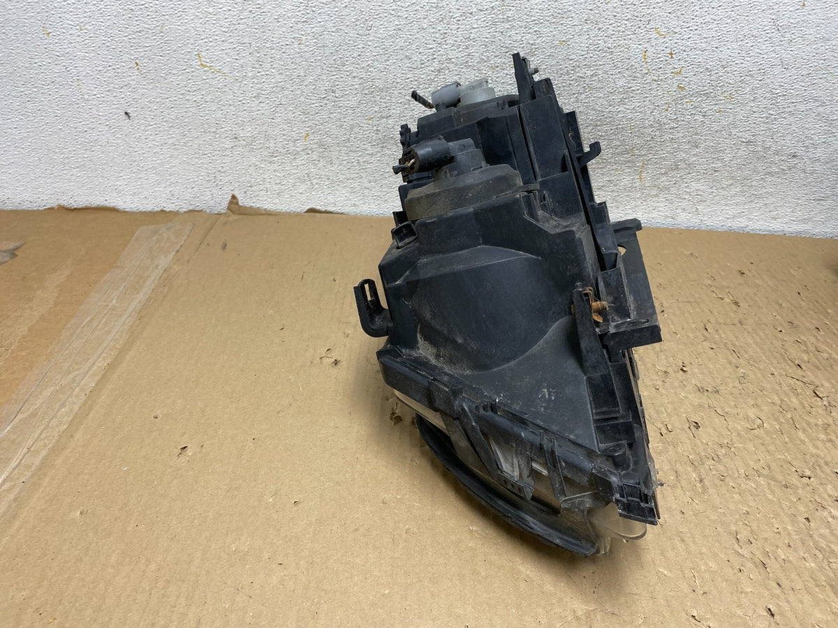 2002 to 2005 BMW 3 E46 Sedan Right Passenger RH Halogen Headlight AH2875 DW8