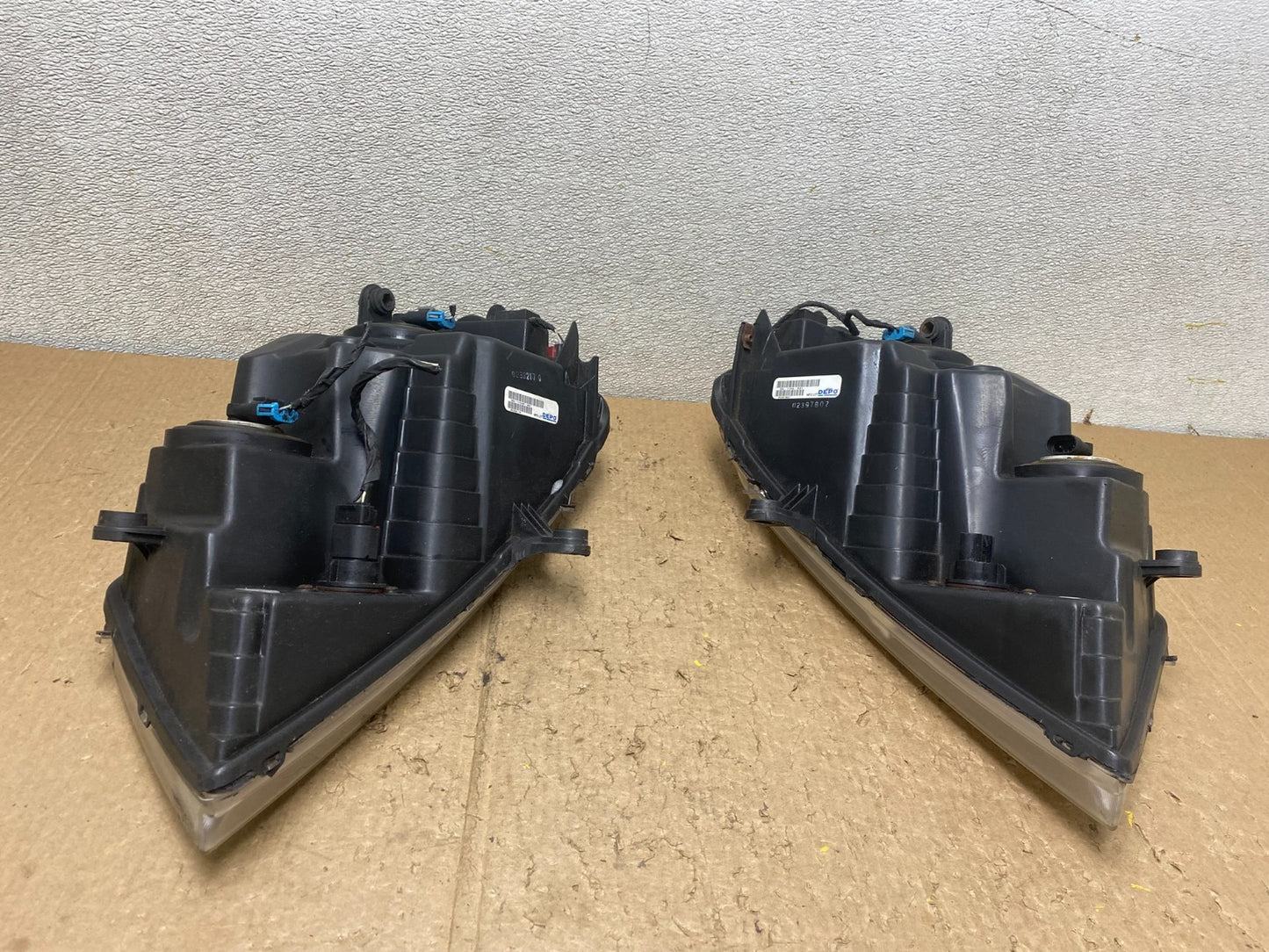 2008 to 2014 Dodge Avenger Left+Right Side Set Halogen Headlights V4413 DW7