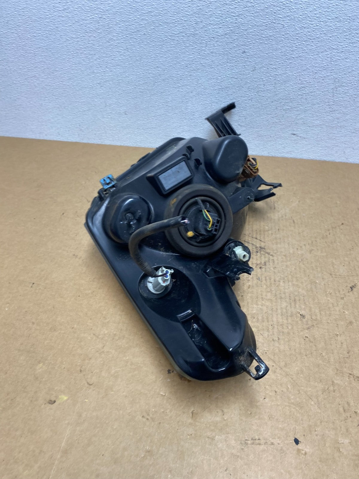 2008 2009 2010 2011 Ford Focus Right Passenger Rh Side Headlight AC1847 DW10