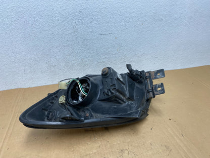 2005 to 2006 Kia Sportage Right Passenger RH Halogen Headlight AD2797 DW5