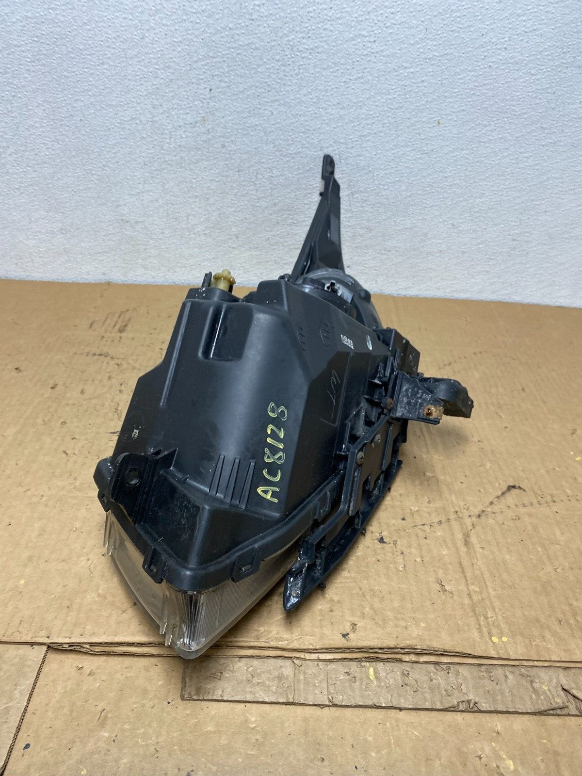 2011 to 2015 Chevrolet Cruze Halogen Right Passenger Rh Headlight AC8128 DW9