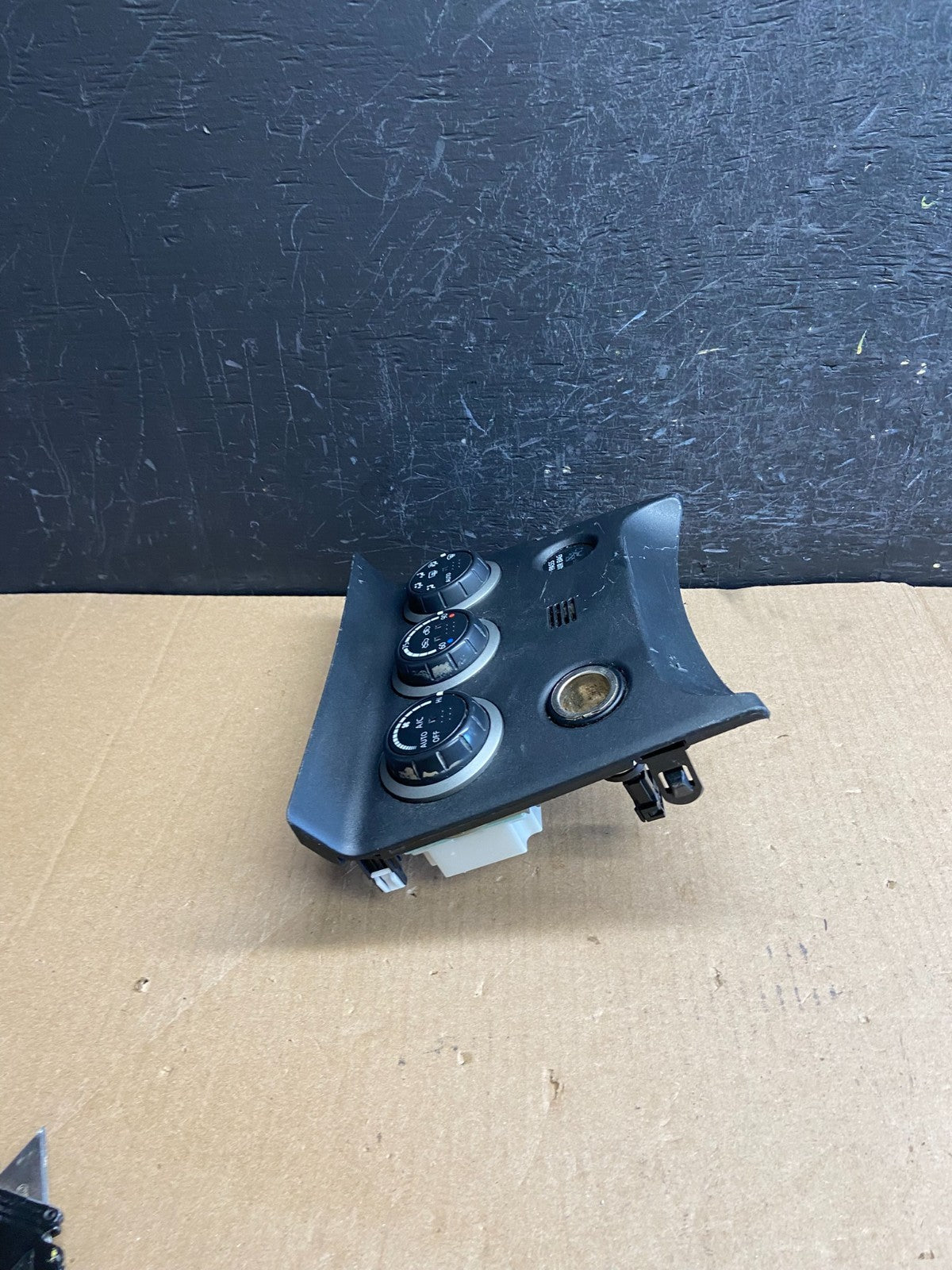 2011 to 2015 Nissan Rogue Heater Temperature AC Climate Control AE4423 DG1
